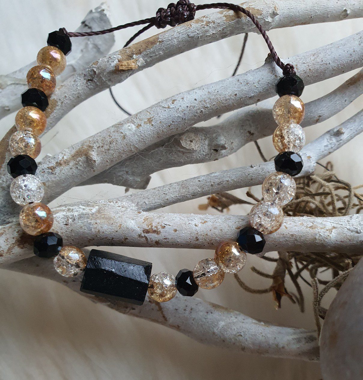 Handgemaakte armband van gekrakte bergkristaal in gouden gloed - toermalijn - edelsteen armband