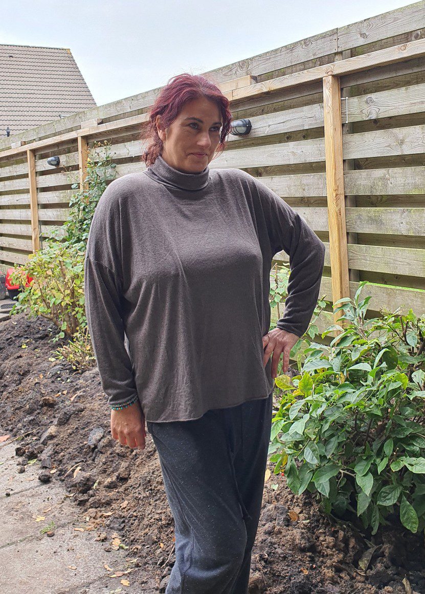 Luchtige wollen col trui voor dames - zachte trui in BRUIN kleur - maat 42/44